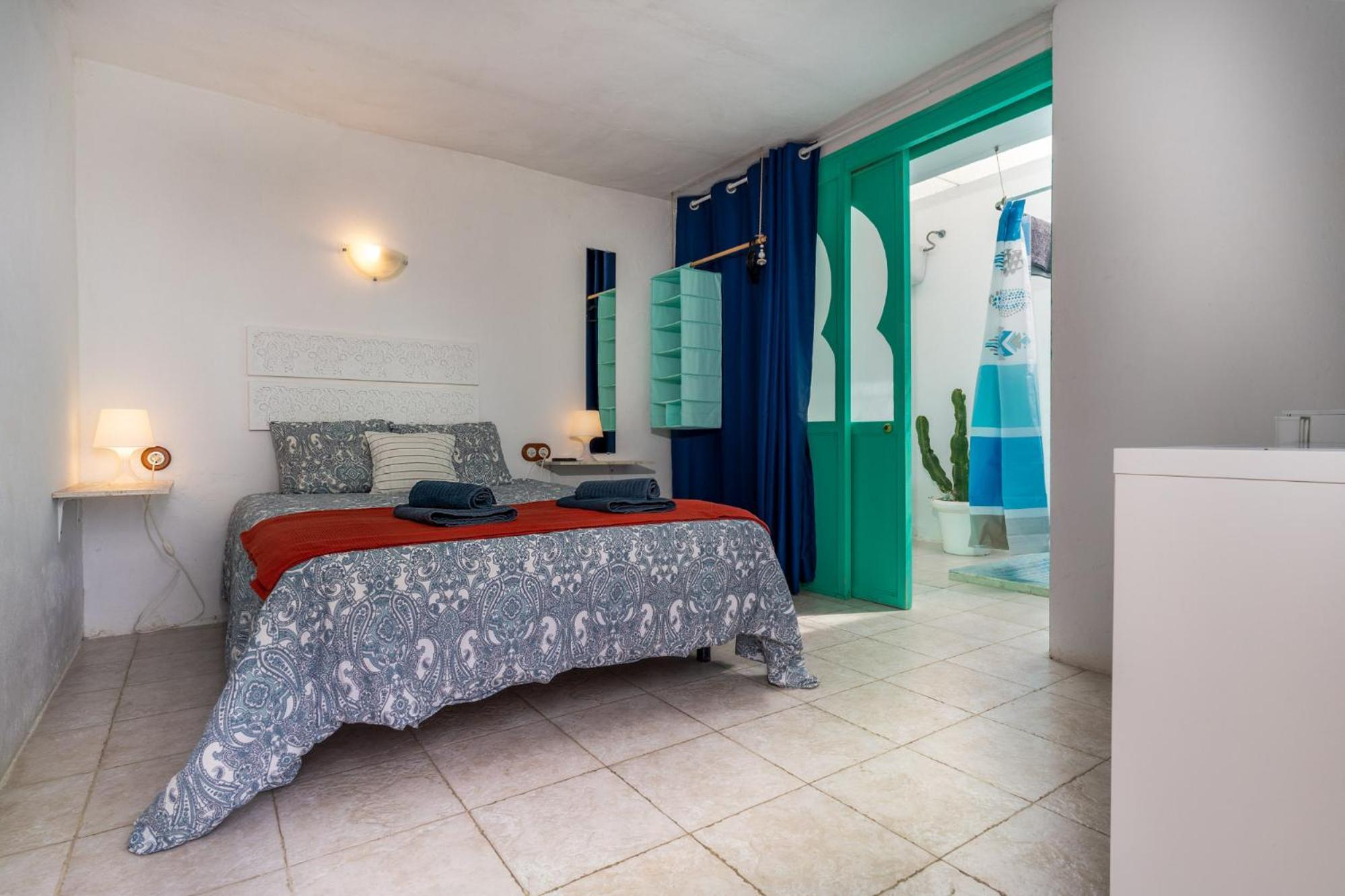The Roof Apartment Tarifa Bilik gambar